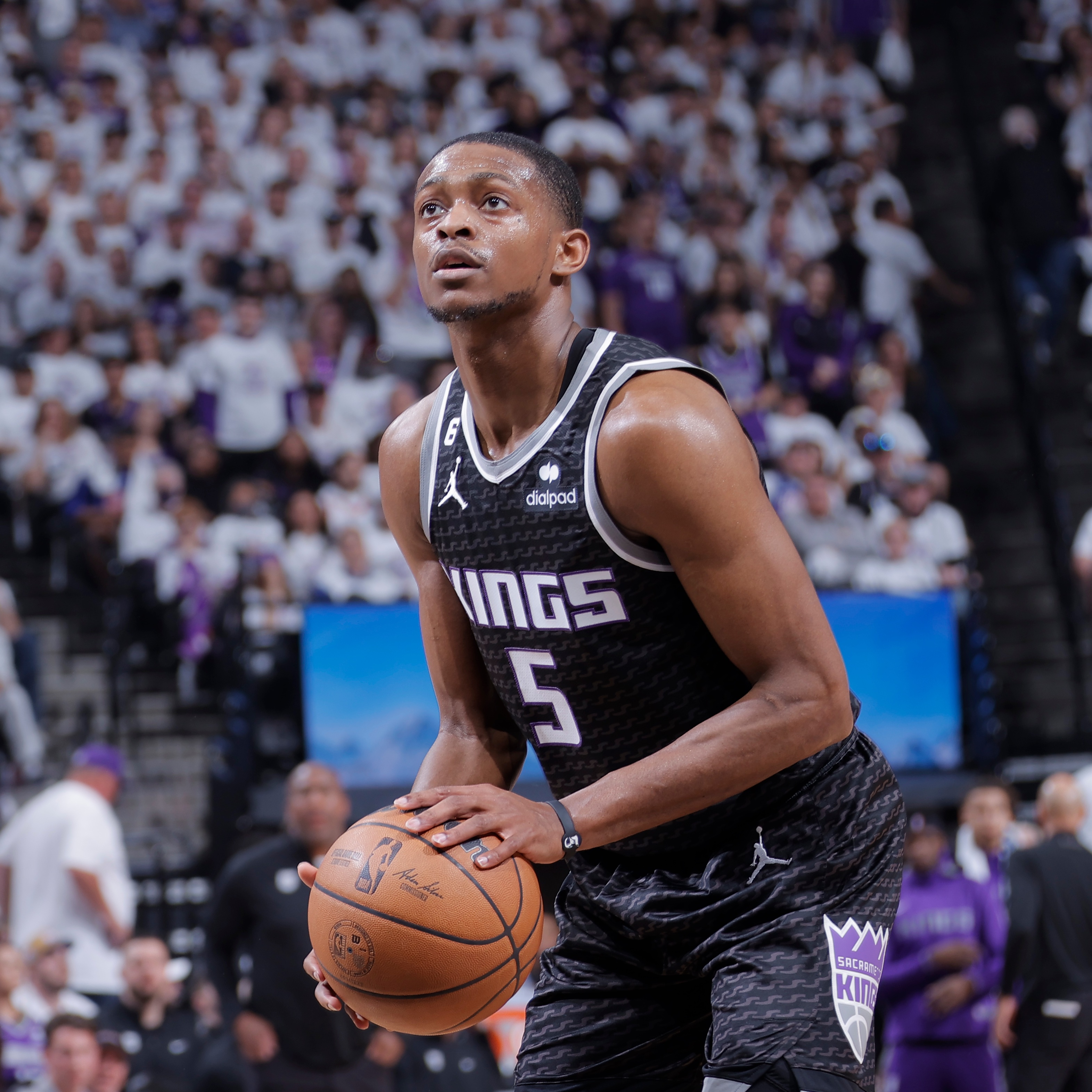 包含国王险胜连续三场30+，威金斯关键表现点燃全场！的词条