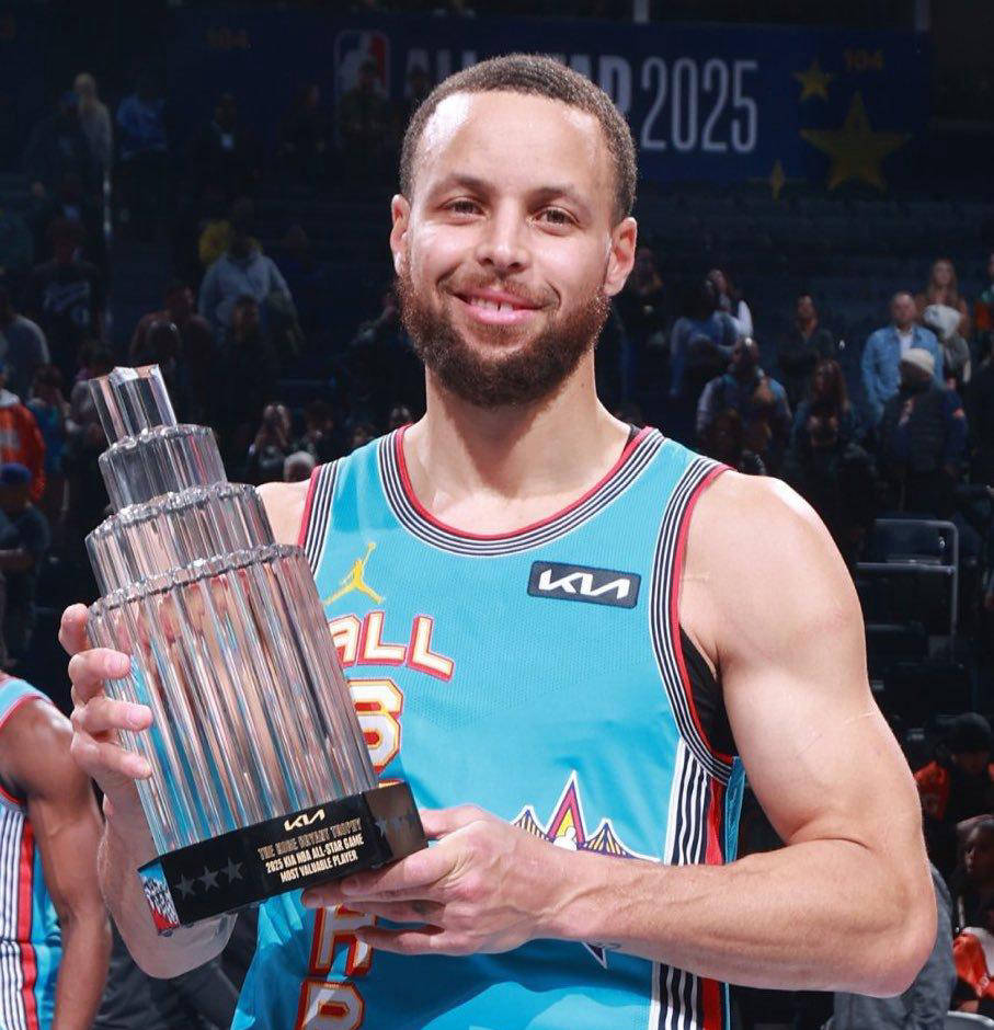 库里在塞尔维亚队比赛中回归赛场，关键助攻引发热议！的简单介绍